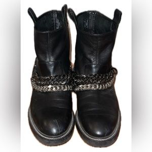 Zara boots with chains